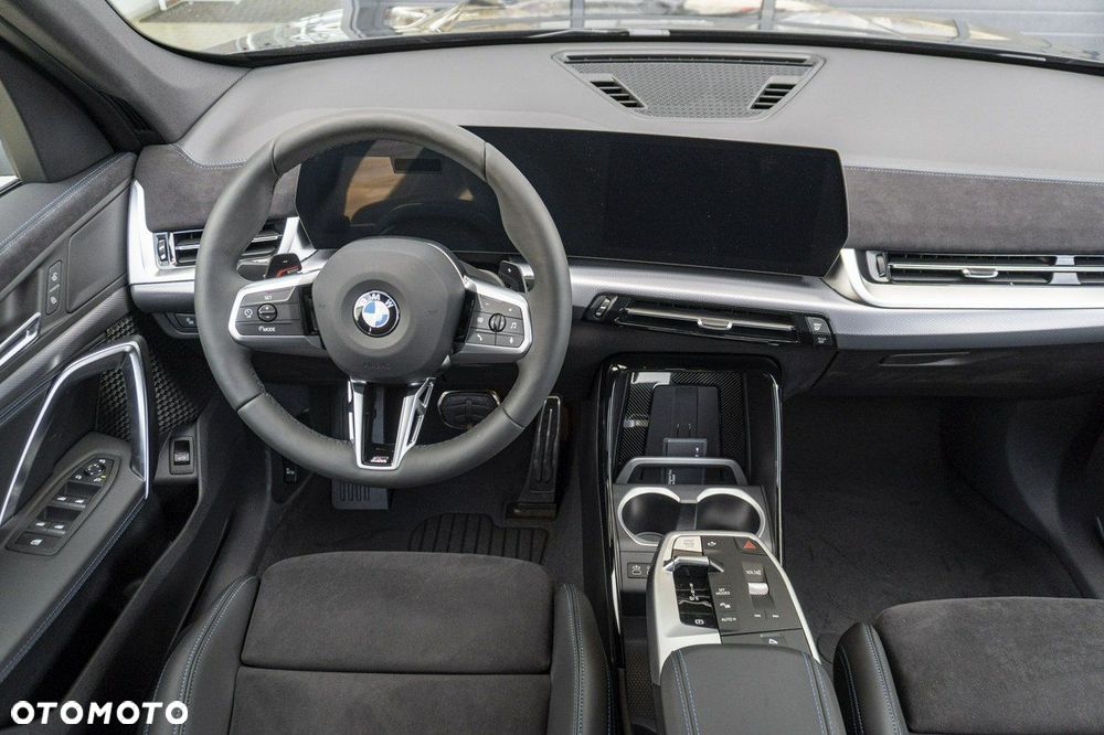 BMW X1 sDrive18i - 16