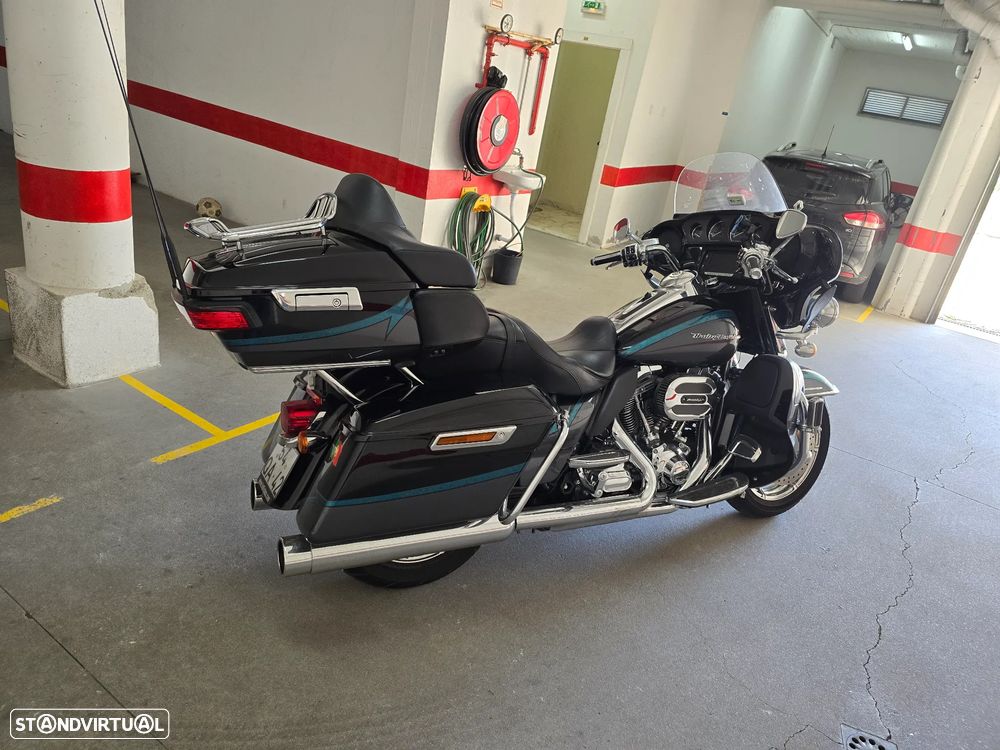 Harley-Davidson FLHTCUI CVO ULTRA - 6