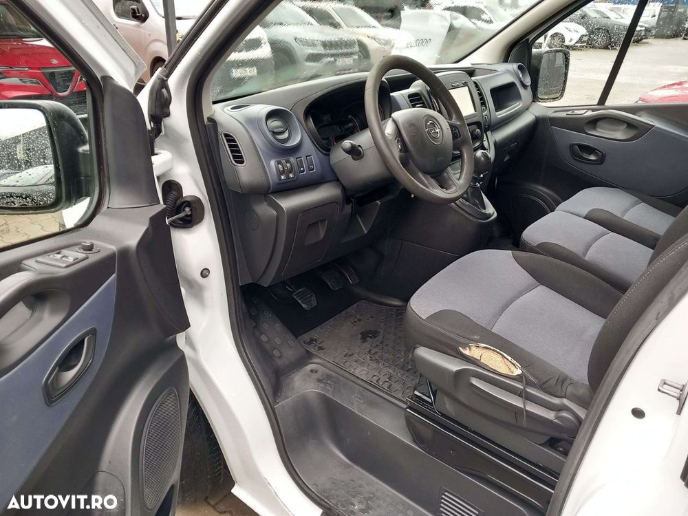 Opel Vivaro - 11