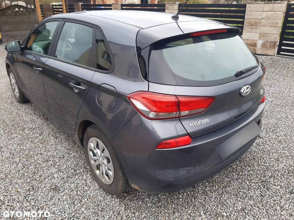 Hyundai i30 1.4 Classic + - 11
