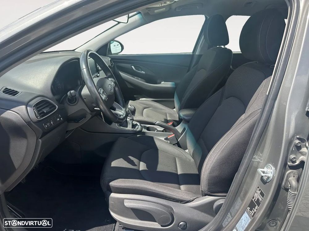 Hyundai i30 SW 1.6 CRDi Style+Navi - 10