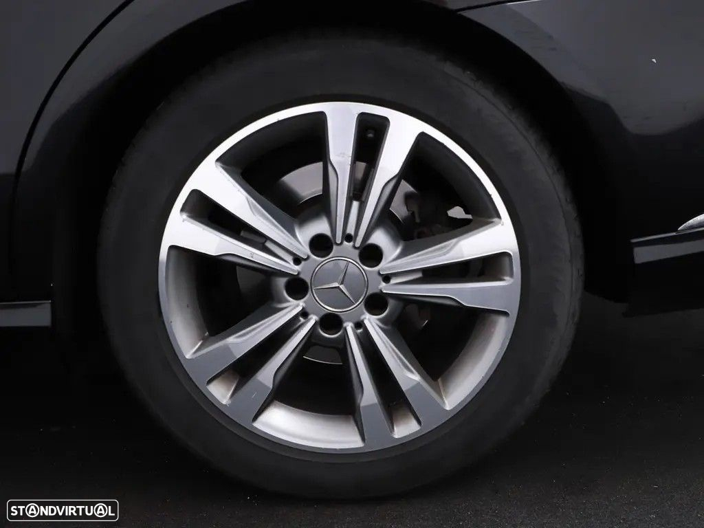 Mercedes-Benz E 220 CDi Avantgarde BlueEfficiency Auto. - 4