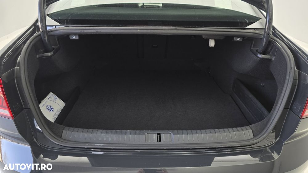 Volkswagen Passat 2.0 TDI DSG Comfortline - 25
