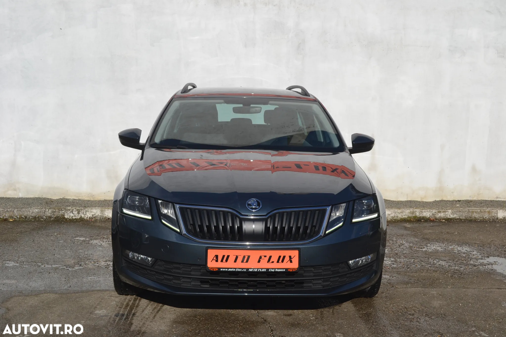 Skoda Octavia Combi Diesel 1.6 TDI DSG Style - 2