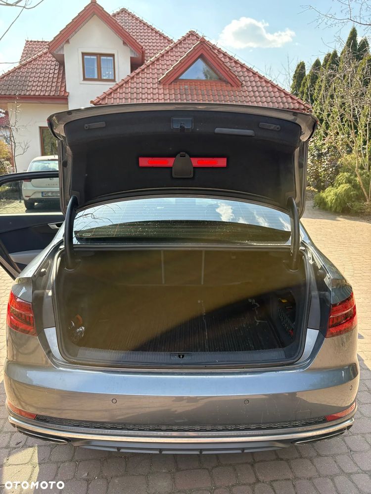 Audi A4 Limousine - 14