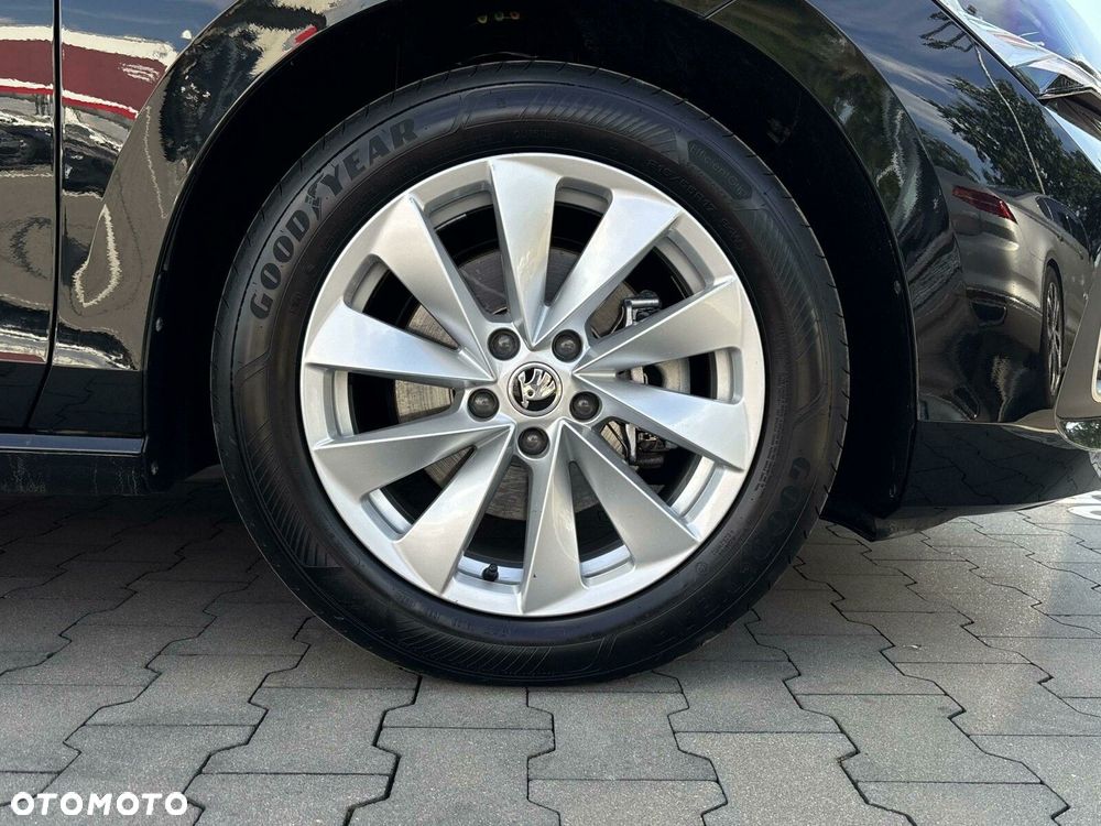 Skoda Superb 2.0 TDI SCR Selection DSG - 32