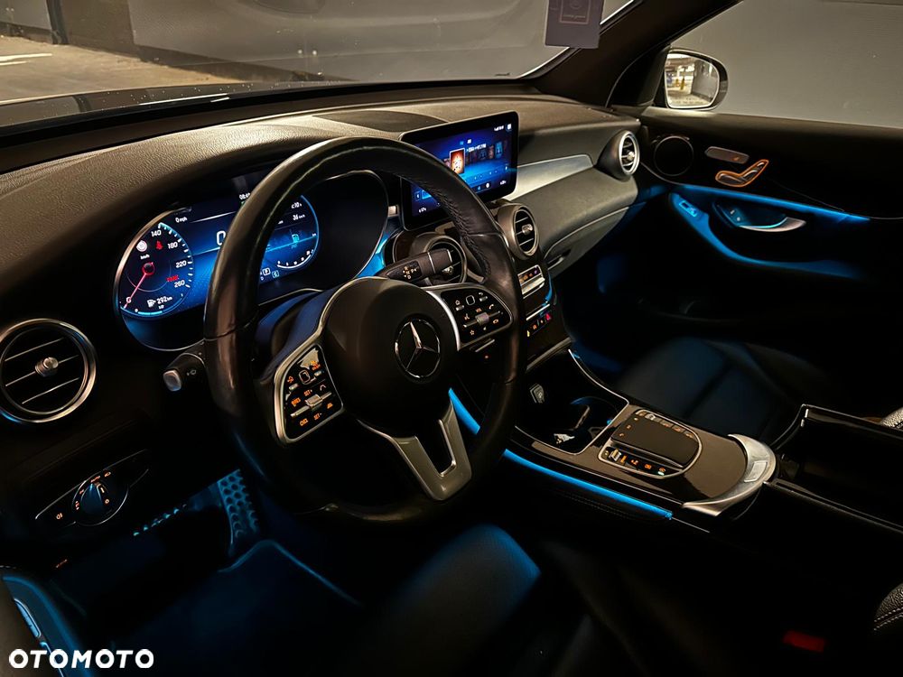 Mercedes-Benz GLC 300 4Matic 9G-TRONIC AMG Line Plus - 20