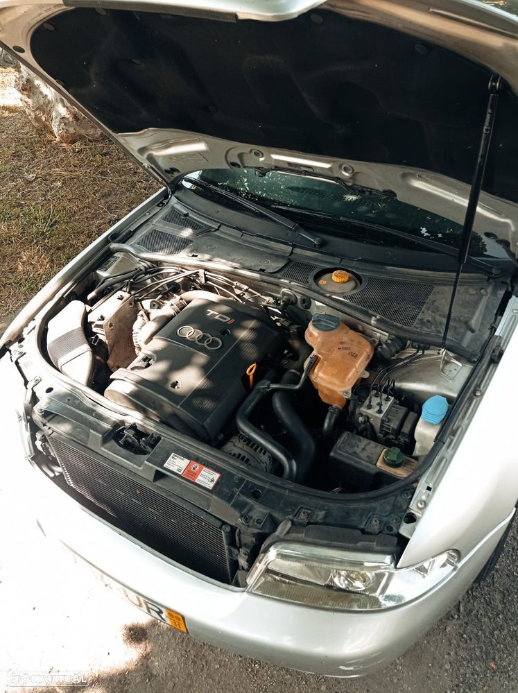 Audi A4 1.9 TDI Attraction - 14