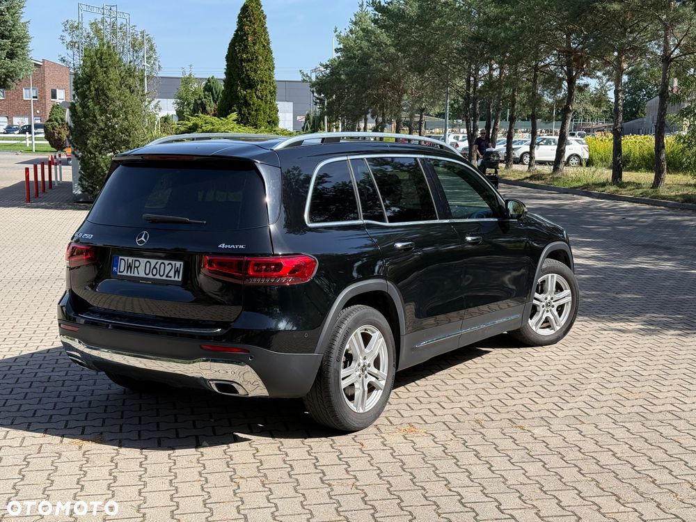Mercedes-Benz GLB - 7
