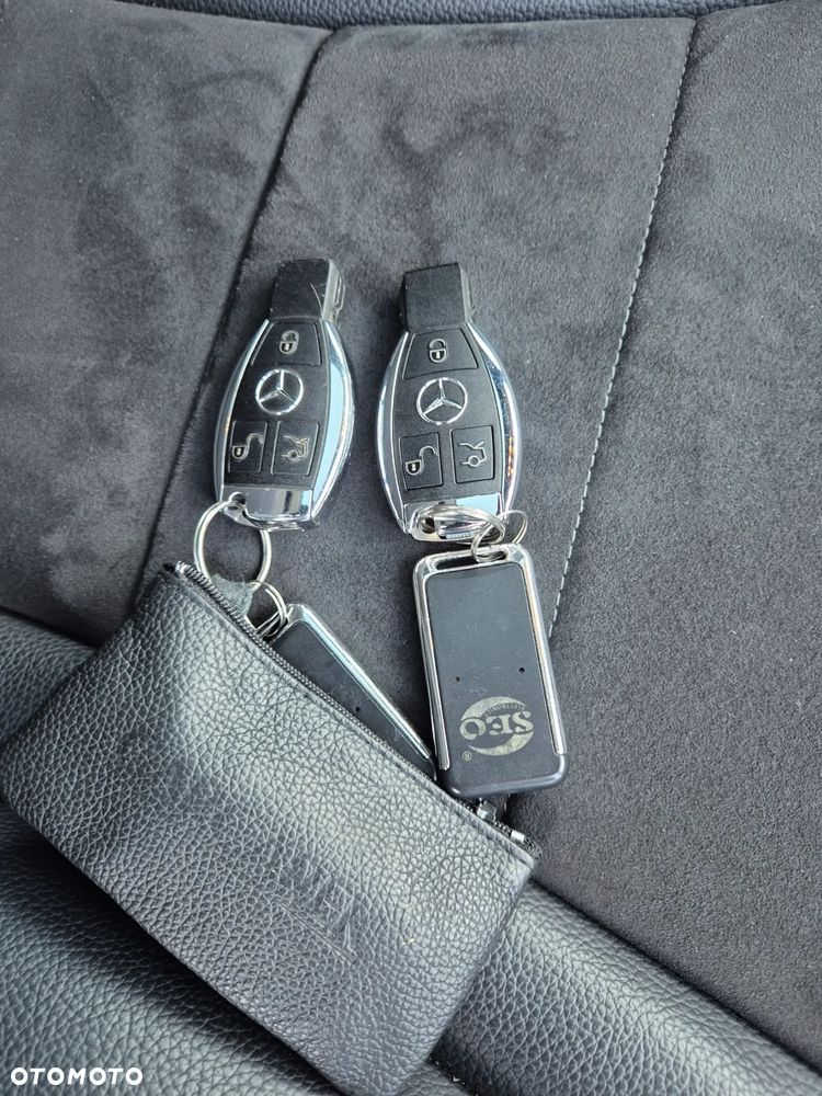 Mercedes-Benz GLC 250 d 4Matic 9G-TRONIC AMG Line - 25