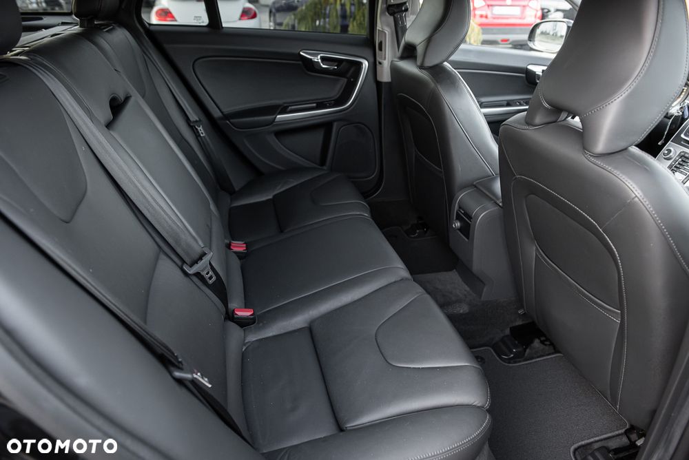 Volvo V60 Cross Country - 31