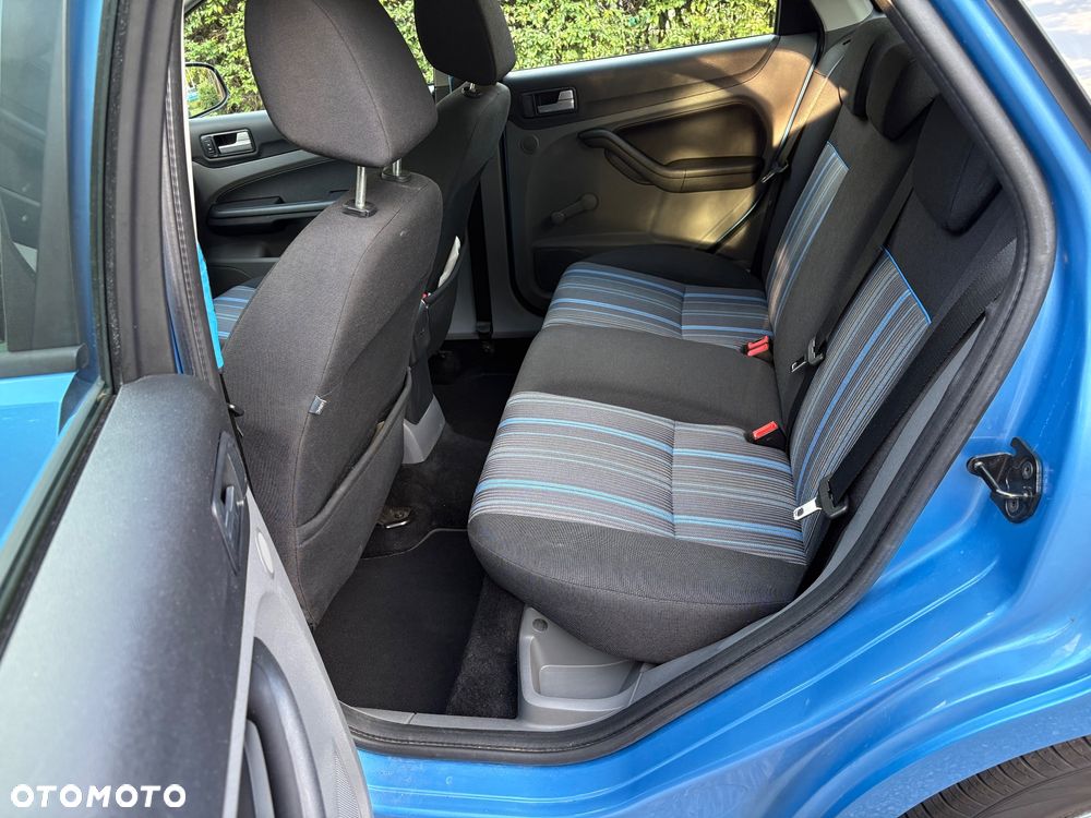 Ford Focus 1.6 16V Titanium - 8