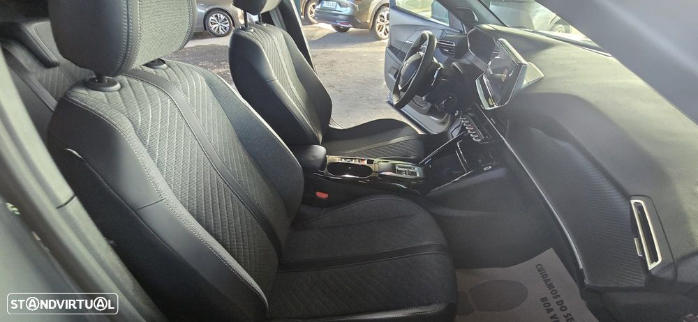 Peugeot 2008 Hybrid 136 e-DSC Allure - 25