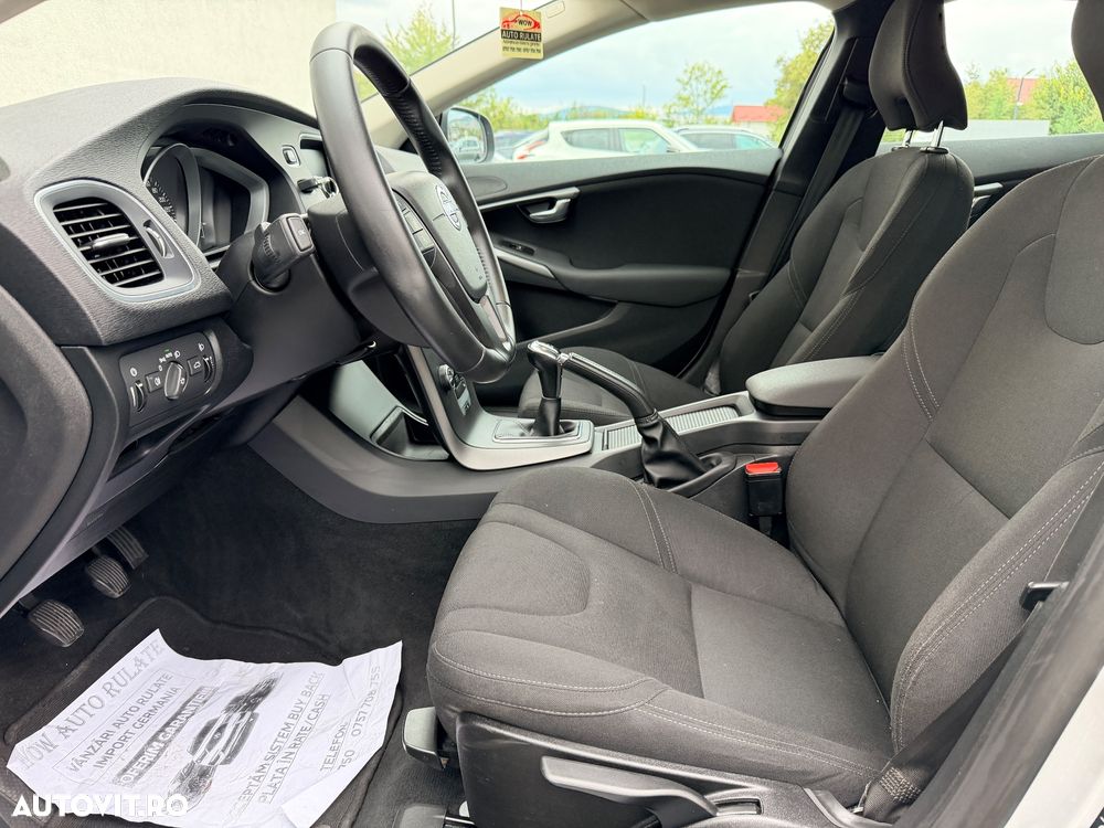 Volvo V40 D2 DRIVe Momentum - 9