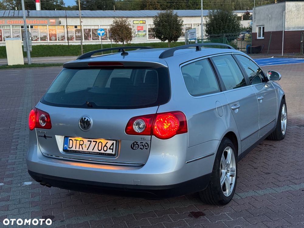 Volkswagen Passat - 13