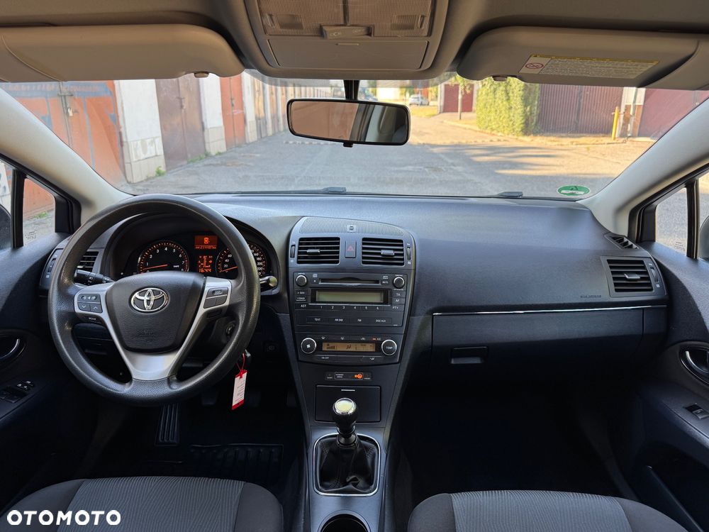 Toyota Avensis 1.6 Luna - 5