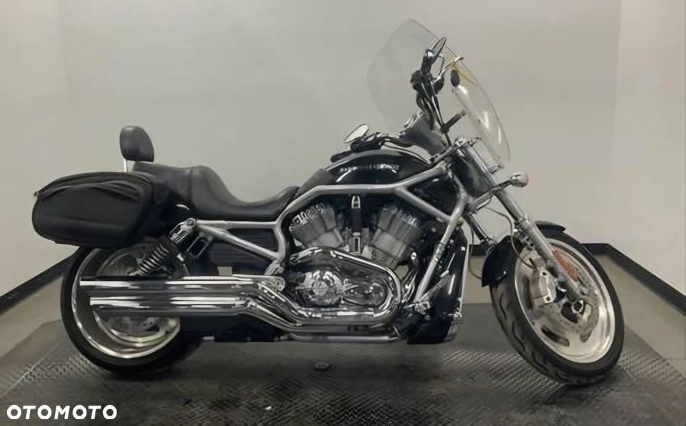 Harley-Davidson V-Rod Street Rod - 1