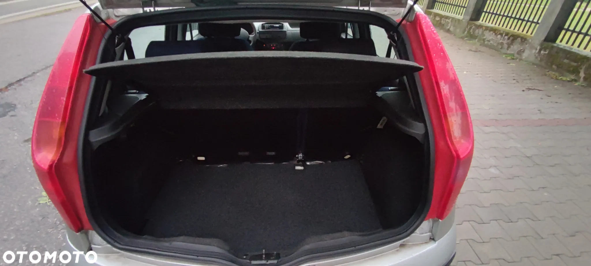 Fiat Punto 1.2 16V HLX - 12