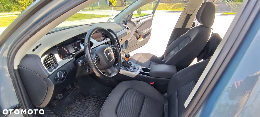 Audi A4 Avant 2.0 TDI DPF quattro Ambiente - 24
