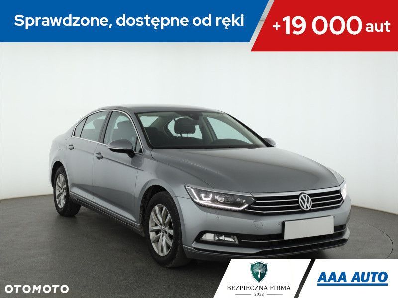 Volkswagen Passat - 2