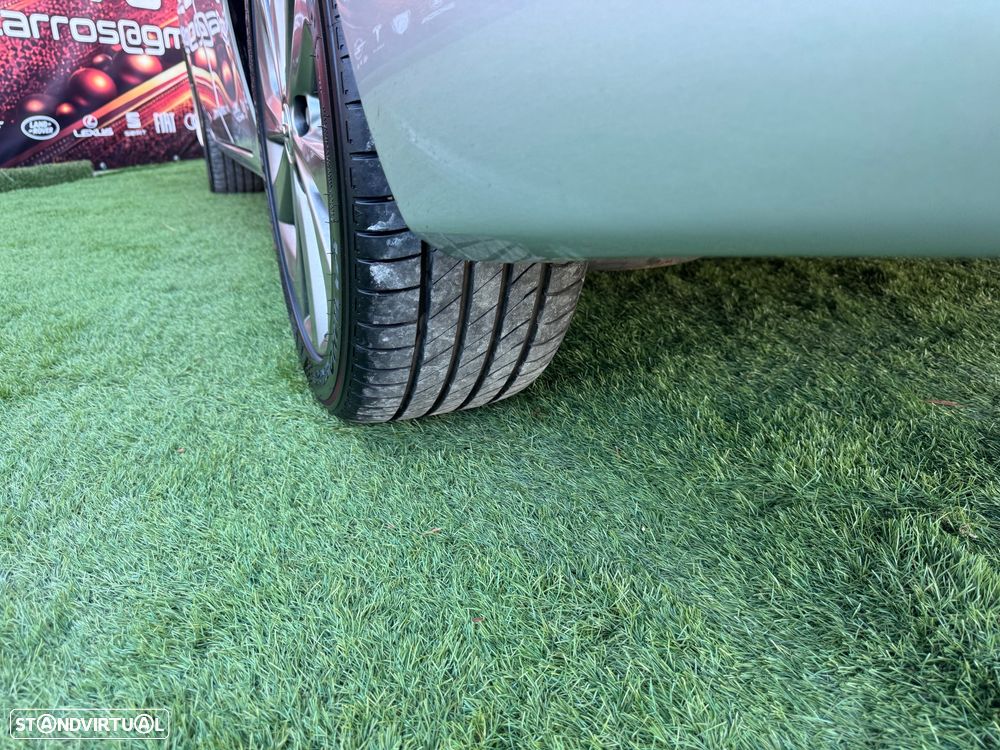Toyota Auris Touring Sports 1.8 HSD Exclusive +Sky+Navi - 28