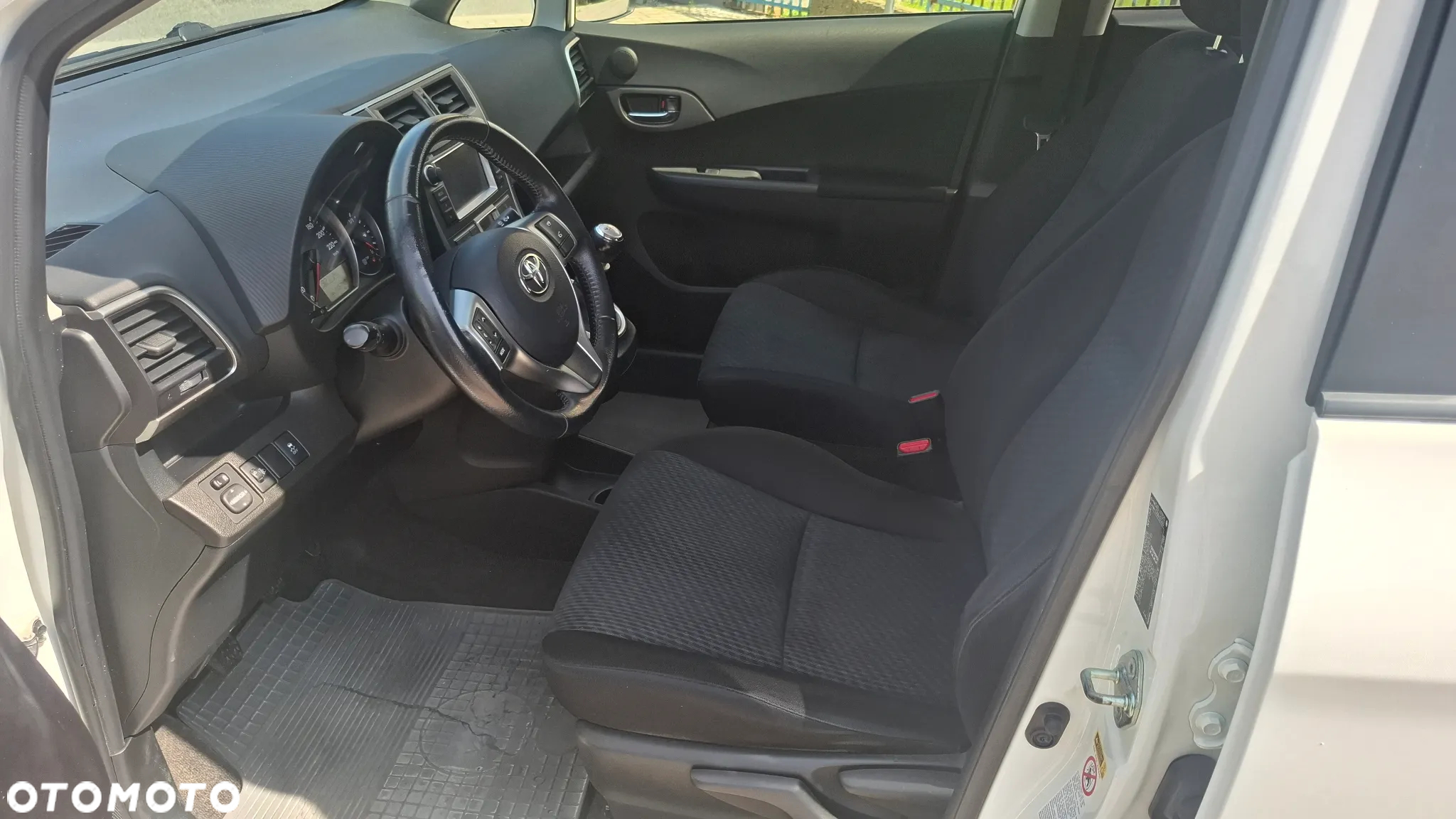 Toyota Verso S 1.33 Premium - 9