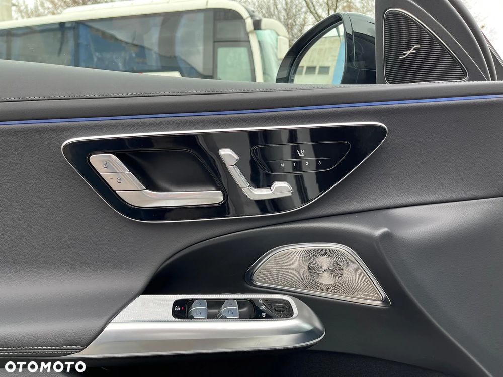 Mercedes-Benz Klasa E 200 - 17