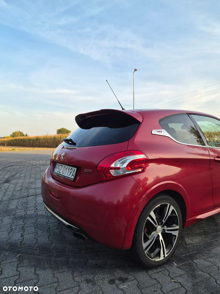 Peugeot 208 2014 photo 5