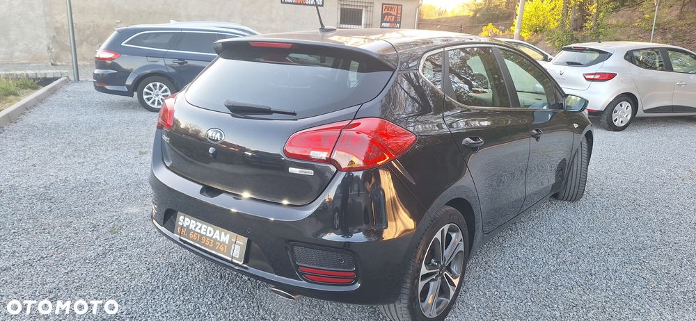 Kia Ceed 1.6 GDI Dream Team Edition - 10
