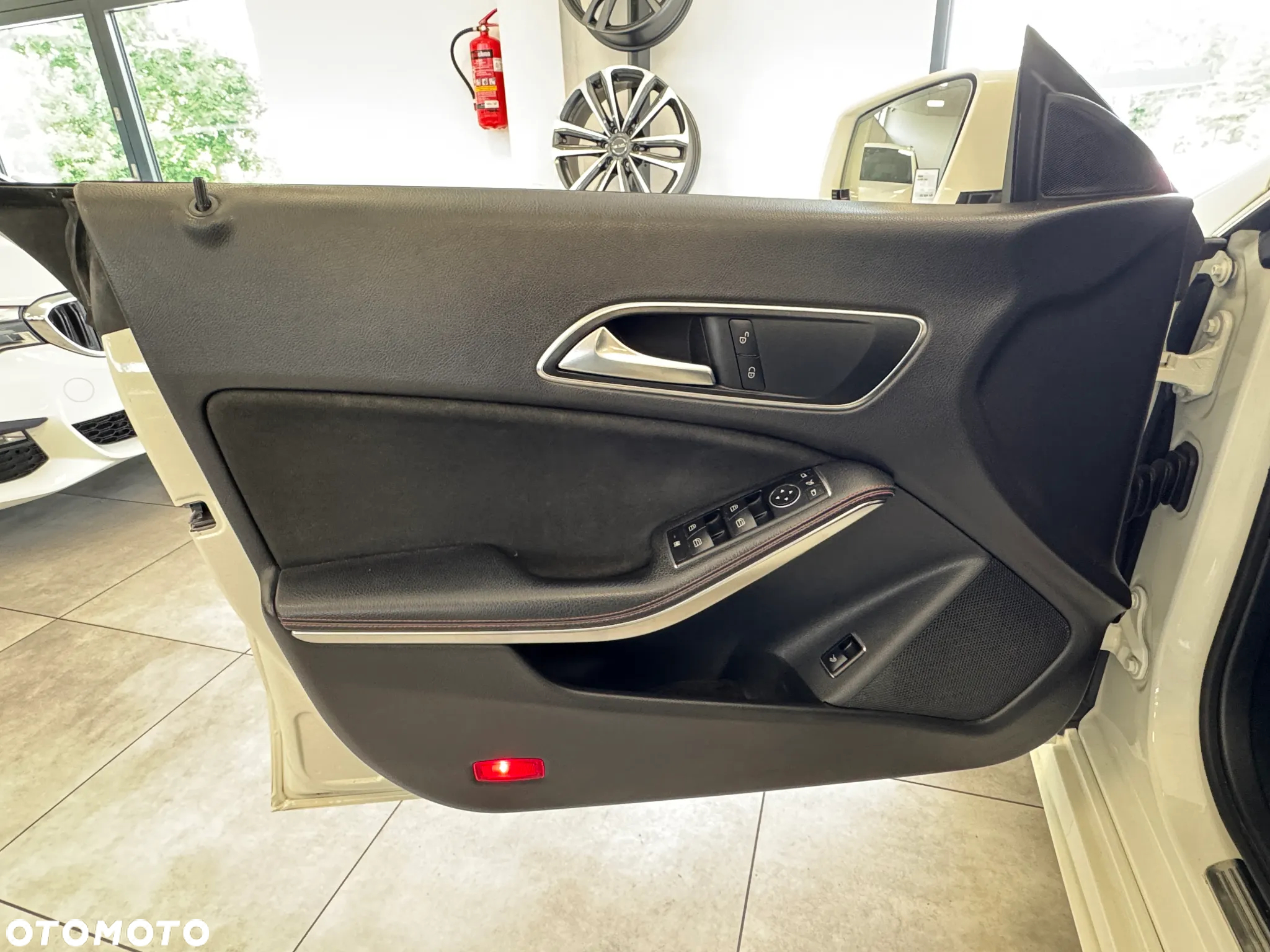 Mercedes-Benz CLA 200 7G-DCT - 13