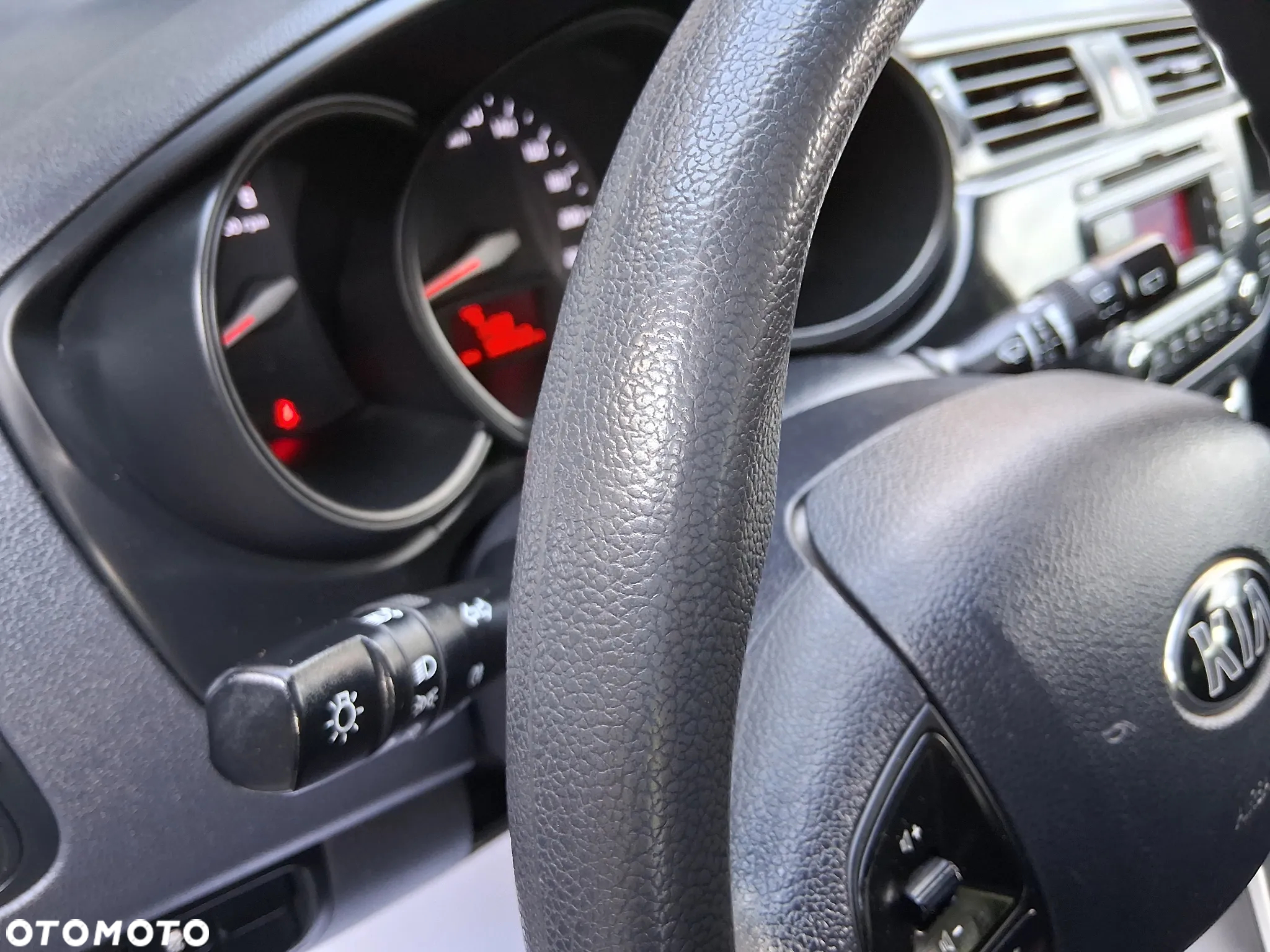 Kia Rio - 16