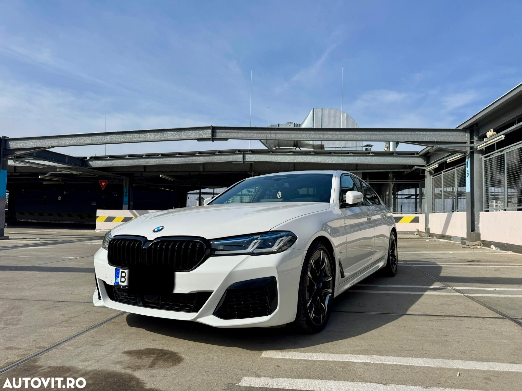 BMW Seria 5 530d xDrive AT MHEV - 2