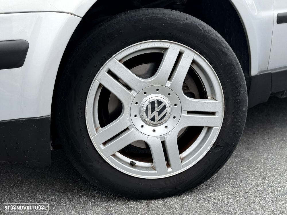VW Passat 1.9 TDi Trendline - 16