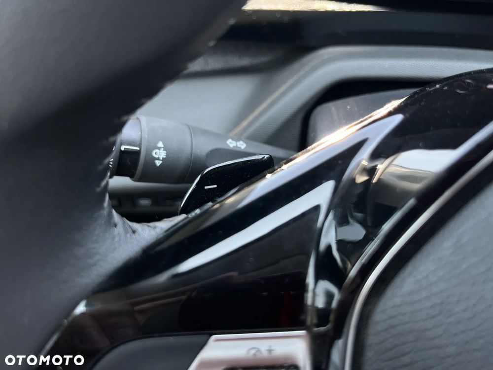 Peugeot 408 1.2 PureTech Allure Pack S&S EAT8 - 17