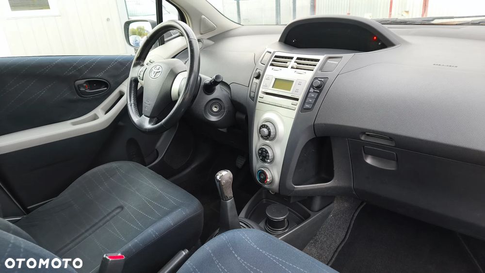 Toyota Yaris - 26