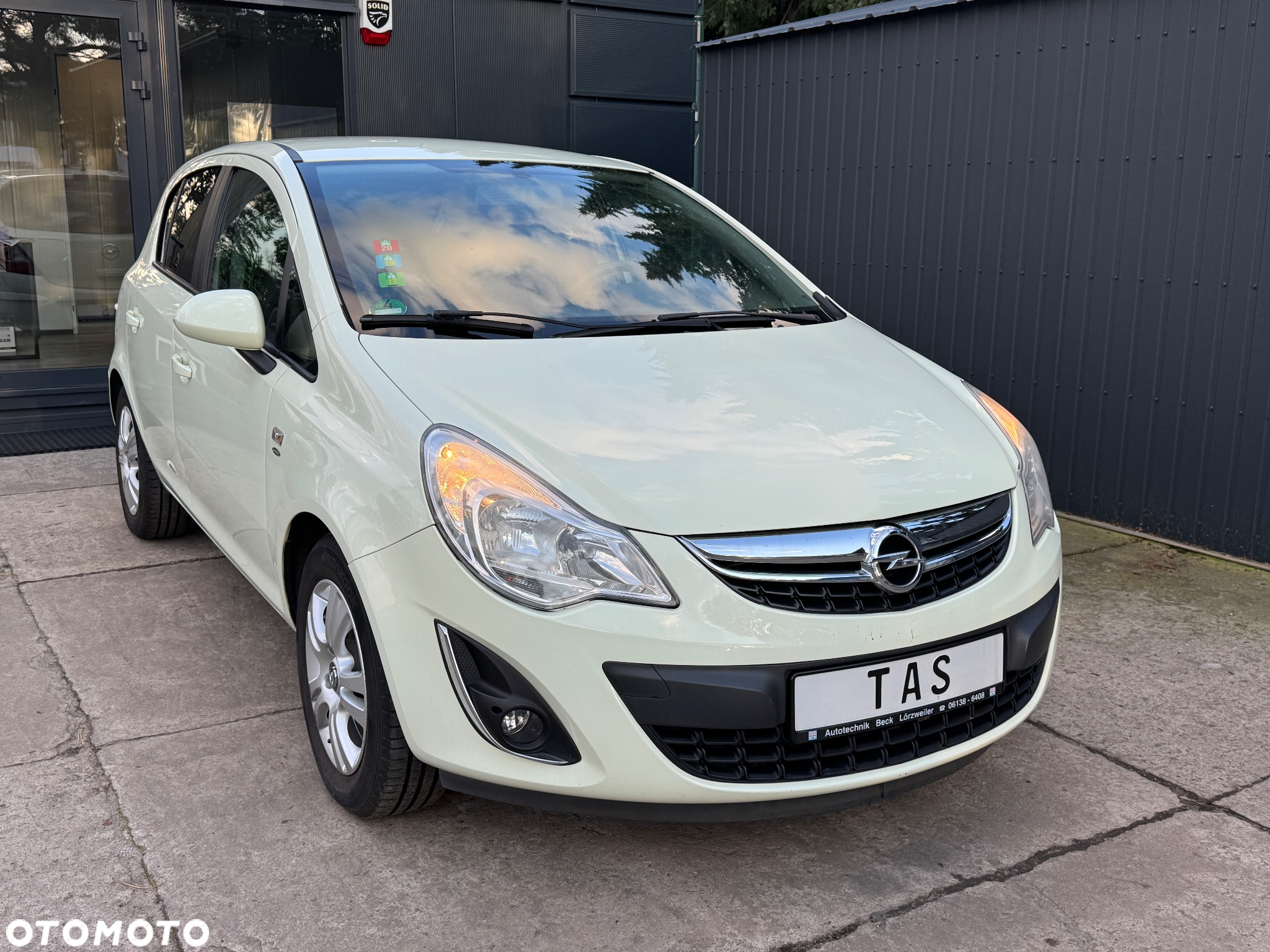 Opel Corsa 1.4 16V Satellite - 3