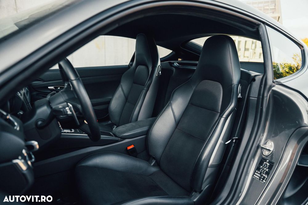 Porsche Cayman 718 GTS 4.0 PDK - 12
