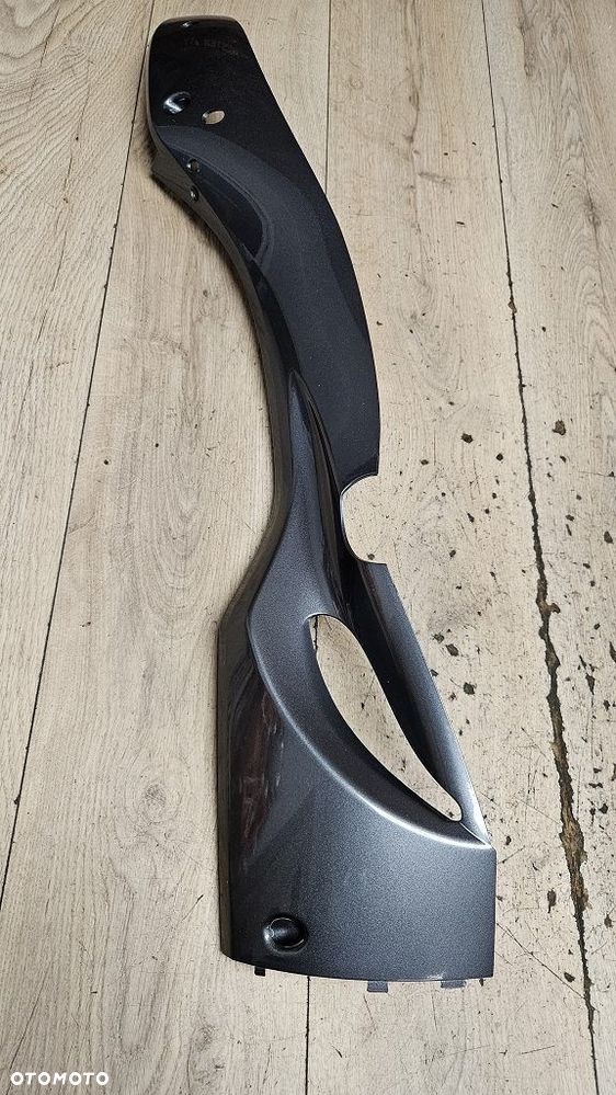 Oryginalna listwa boczna lewa SYM GTS 125 / 300 Joymax  83620-HTA-000-IF - 6