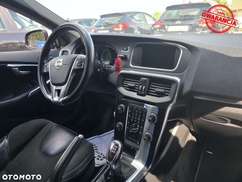 Volvo V40 - 24