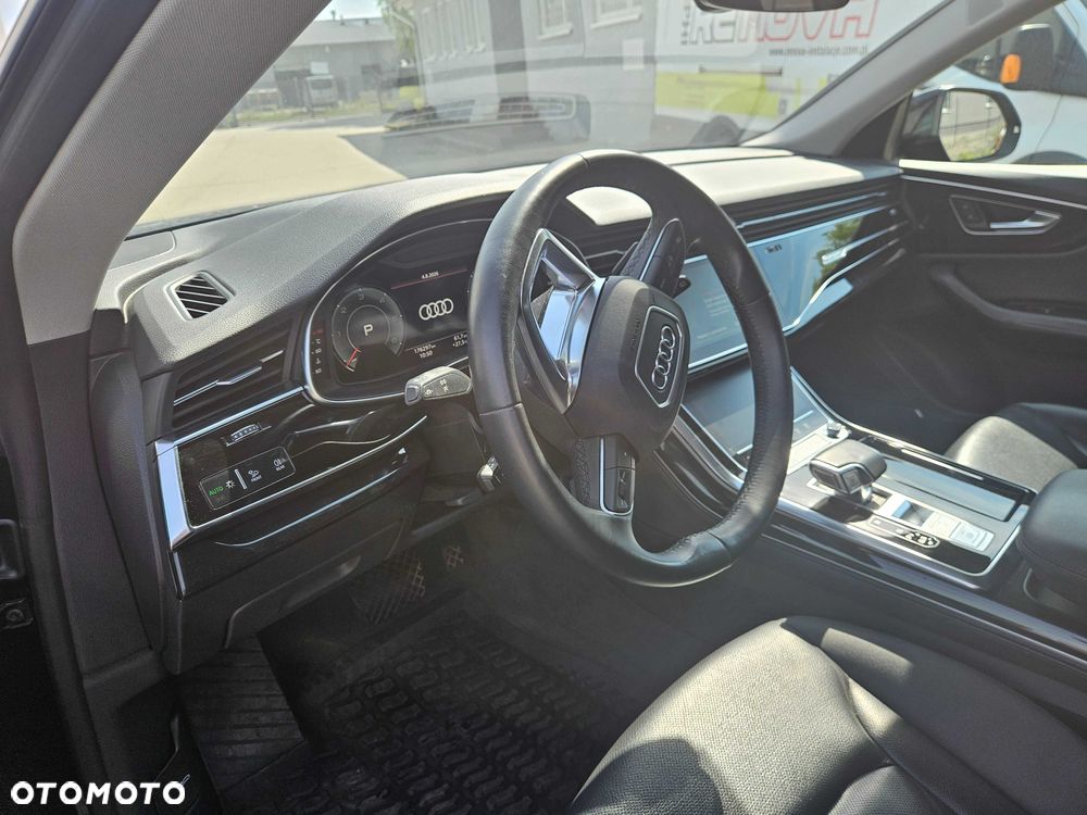 Audi Q8 - 8