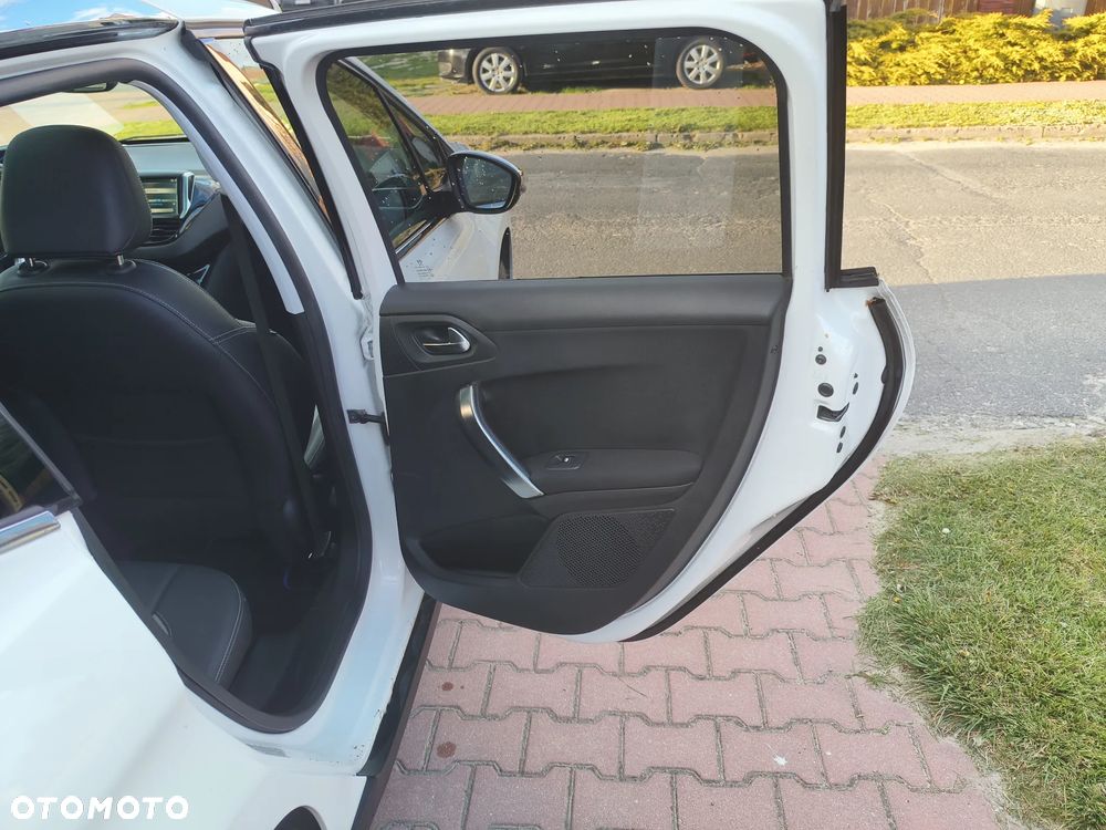 Peugeot 2008 PureTech 82 Allure - 13