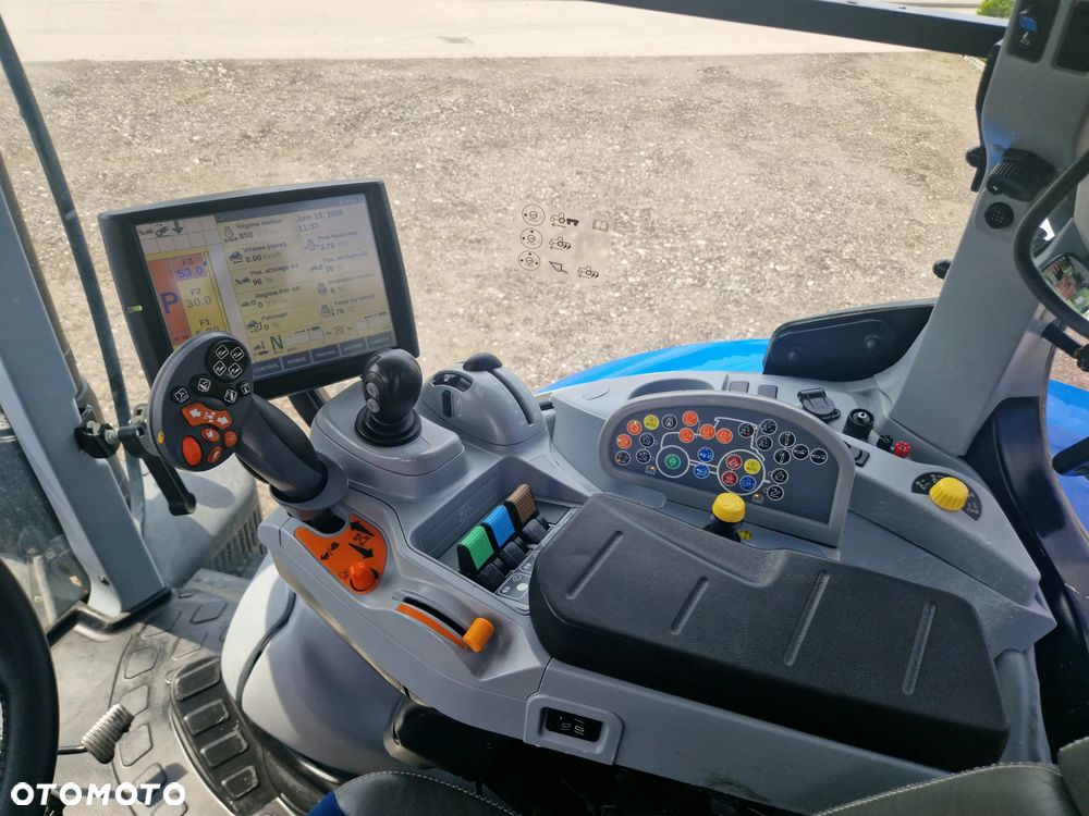 New Holland T7.245 AUTOCOMMAND PNEUMATYKA - 10