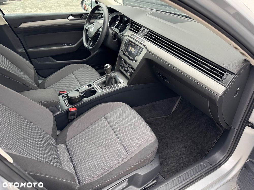 Volkswagen Passat Variant 2.0 TDI (BlueMotion Technology) Comfortline - 29