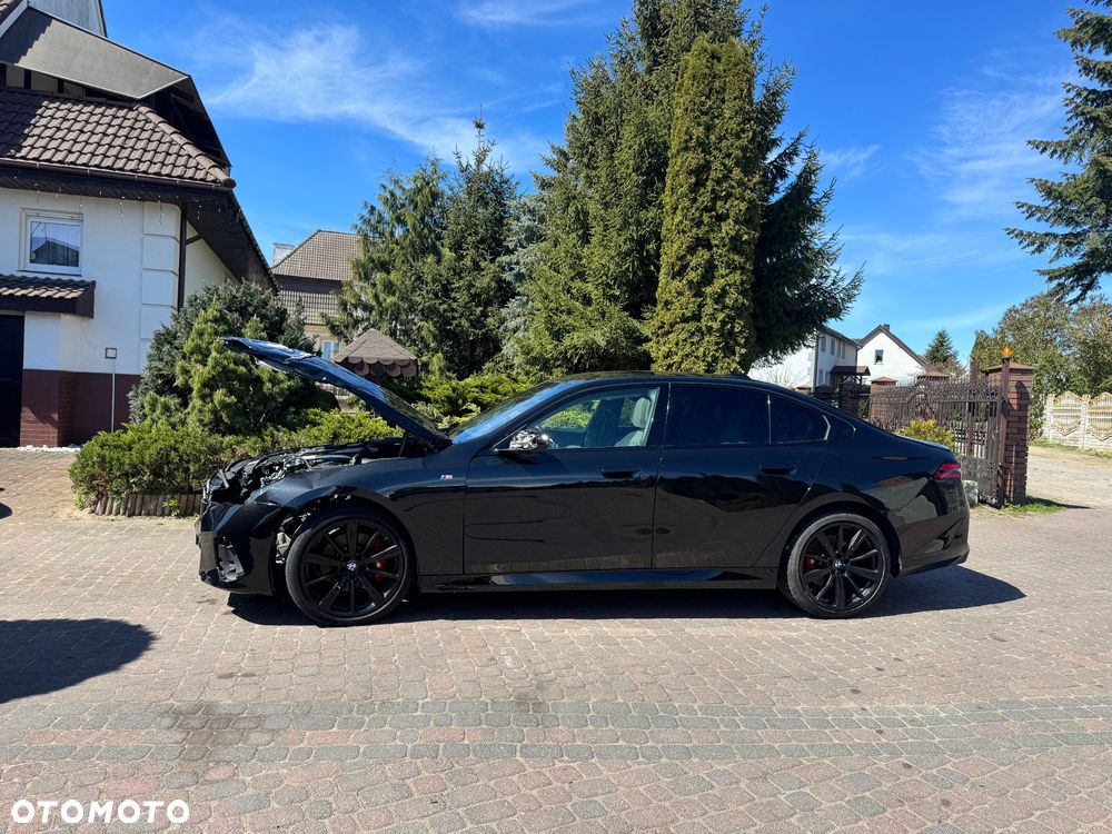 BMW Seria 5 520d xDrive mHEV M Sport - 2