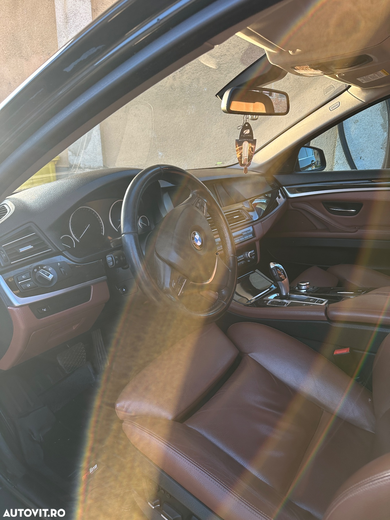 BMW Seria 5 525d xDrive AT - 14