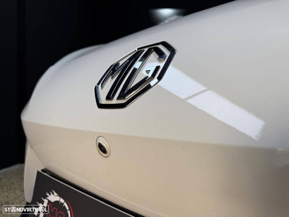 MG MG4 64 kWh Luxury - 9