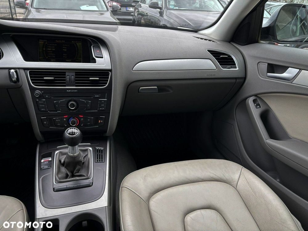 Audi A4 Avant 2.0 TDI DPF Ambiente - 24