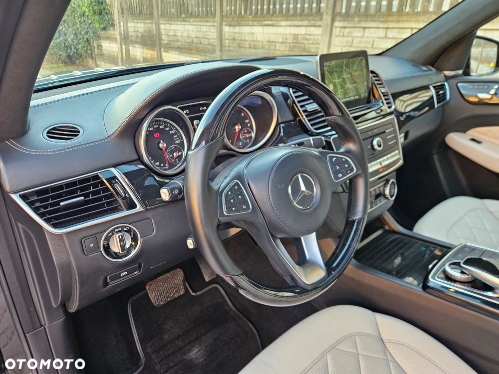 Mercedes-Benz GLS 350 d 4-Matic - 17
