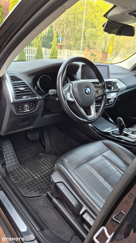 BMW X3 xDrive30d Luxury Line - 7