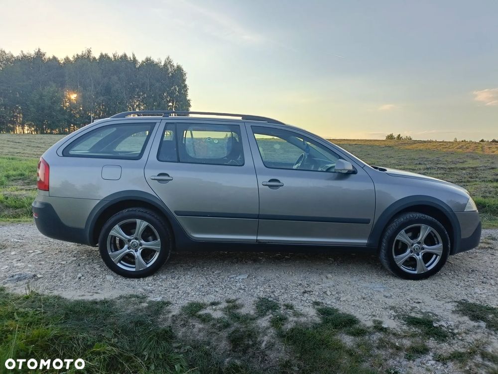 Skoda Octavia Combi 2.0 FSI Scout 4x4 - 3